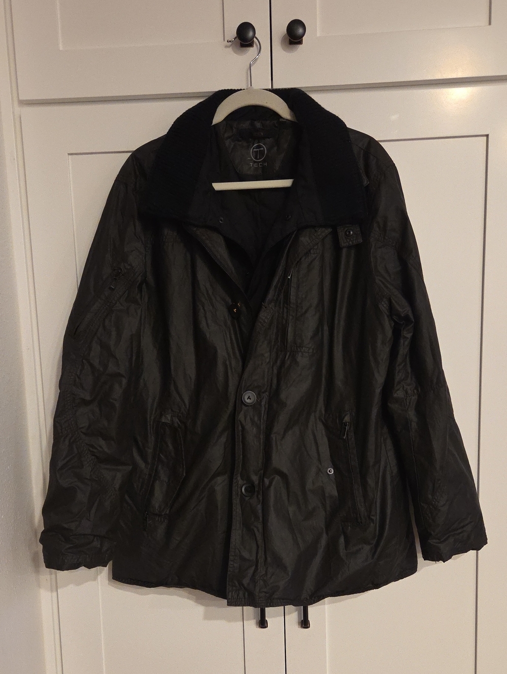 Tumi T-Tech Black Rain Repellant Jacket. Size Large.